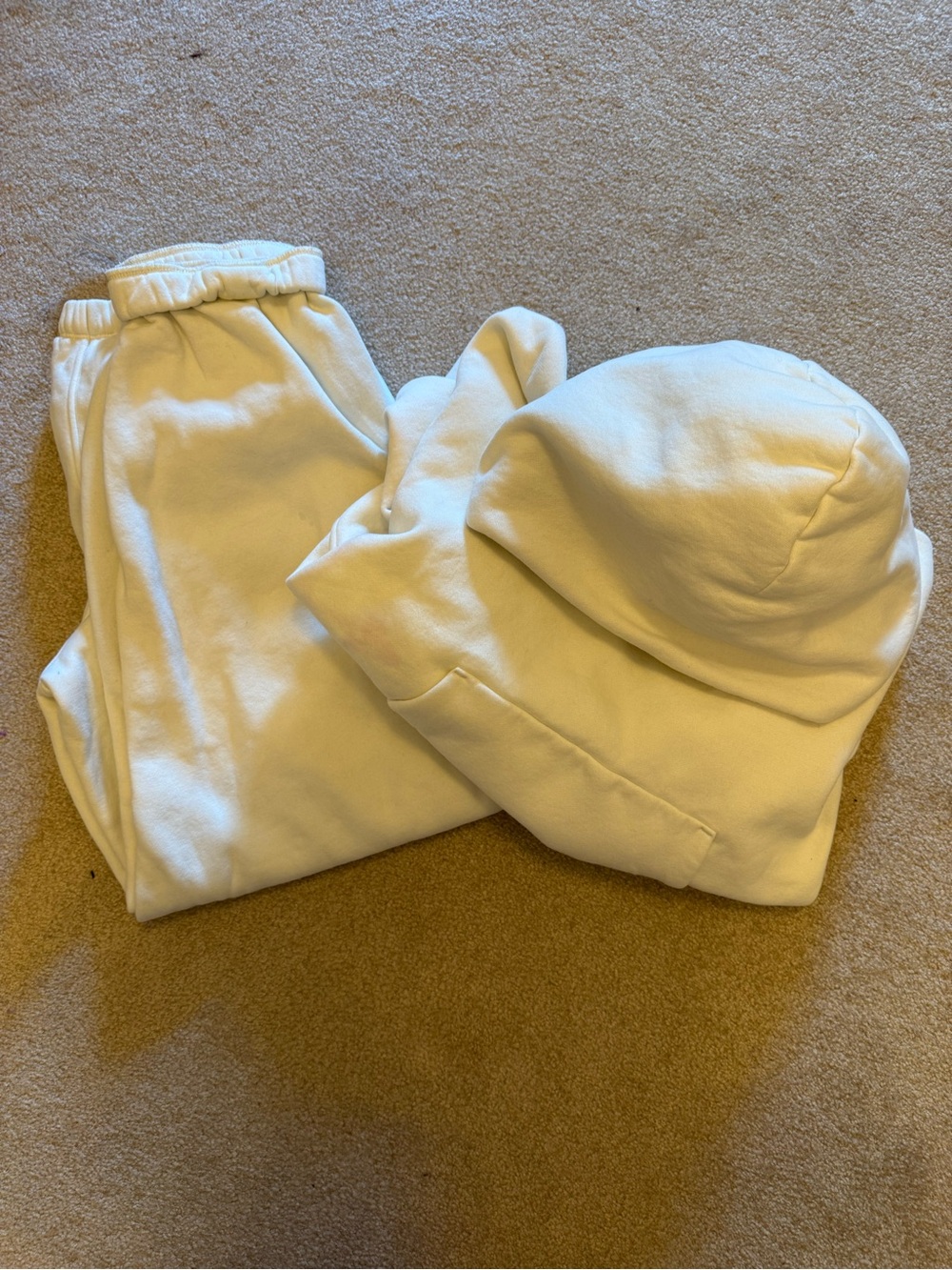 Lululemon creamy/yellow Sweatpants and matching hoodie - Brand Unspecified